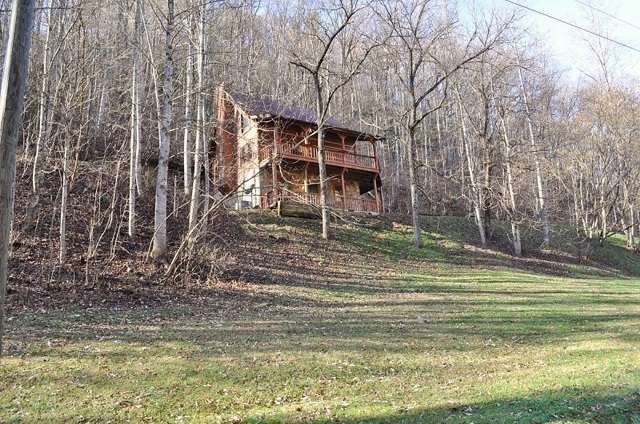 Black Bear Lodge Cabin - Paradise at Black Bear Hollow