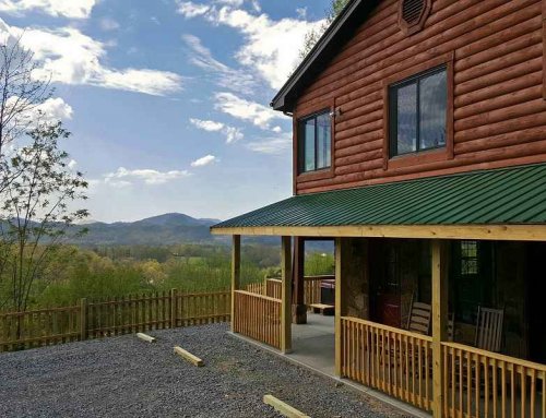 Simply Golden Cabin – 3 bedroom 3 bathroom/sleeps 10